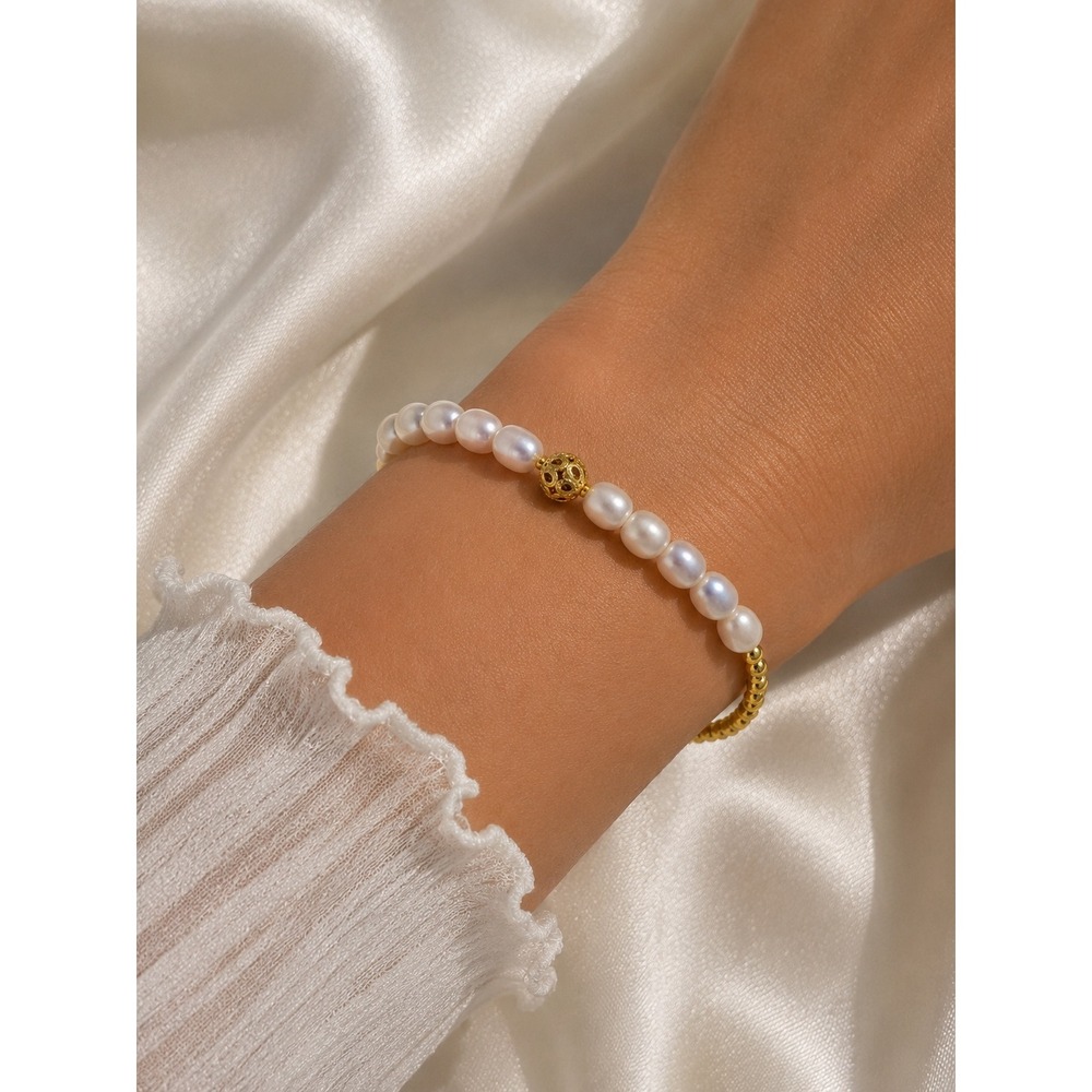 Elegant Freshwater Pearl Style Gold Tone Bracelet Luxury Feminine Jewelry